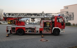 Drehleiter mit Korb 23/12