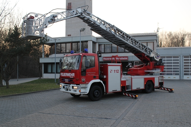 Drehleiter mit Korb 23/12